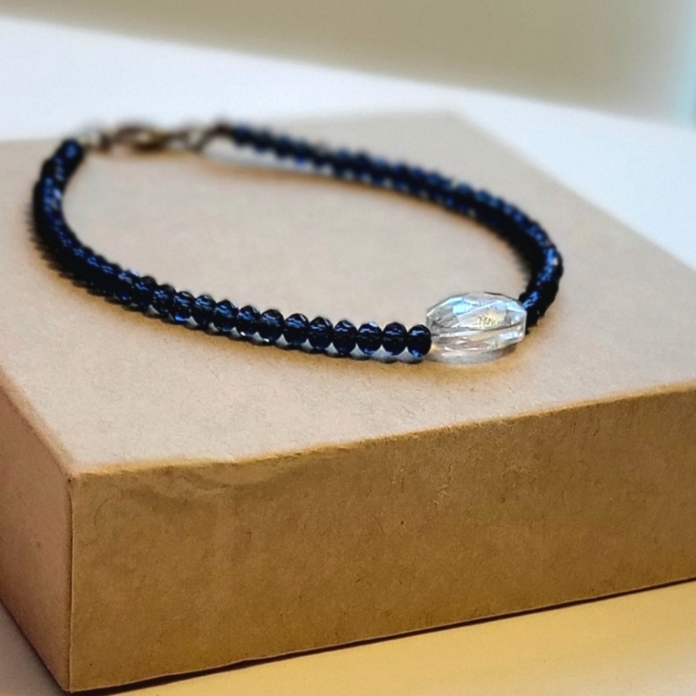 Minimalist faceted beaded stacking bracelet